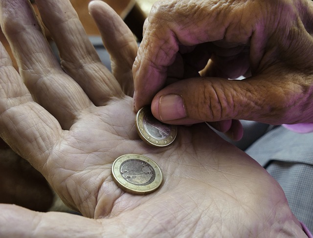 finger, euro, hands