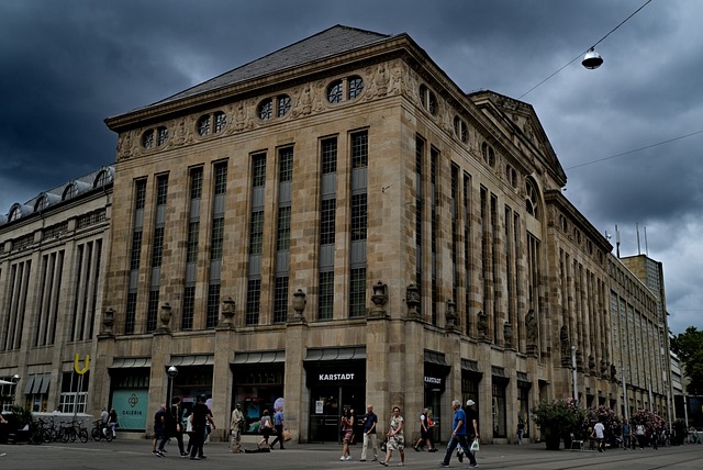 city, shopping mall, cloudy day