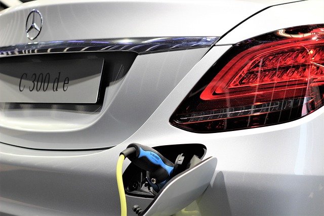 car mercedes benz c 300 d e, battery charging, diesel hybrid